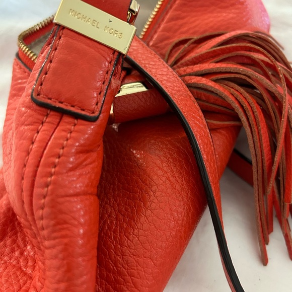 Michael Kors Small Weston Tassel Pebbled Messenger Crossbody Blood Orange & Gold - Picture 10 of 13